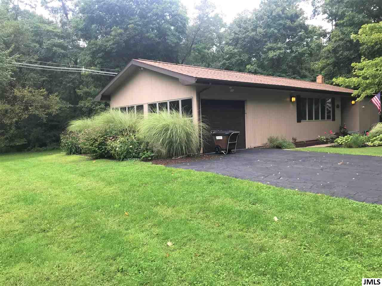 2104 Reynolds Road Jackson, MI 49201 - Photo 4 of 26 Photo 4