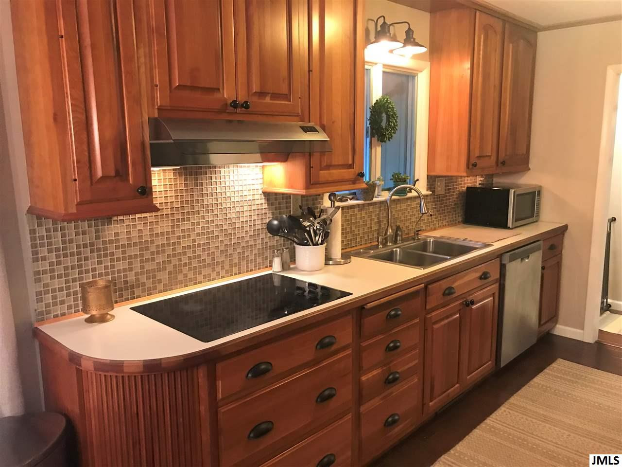 2104 Reynolds Road Jackson, MI 49201 - Photo 9 of 26 Photo 9