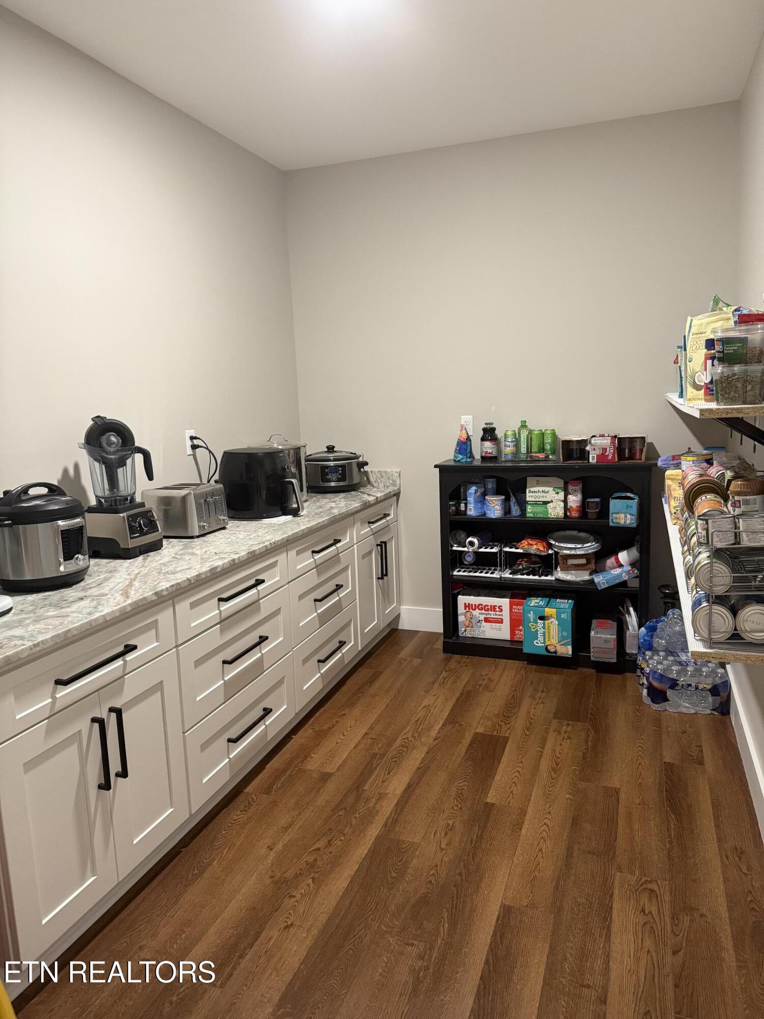 2922 Samples Road Louisville, TN 37777 - Photo 18 of 30 fabulous pantry room
