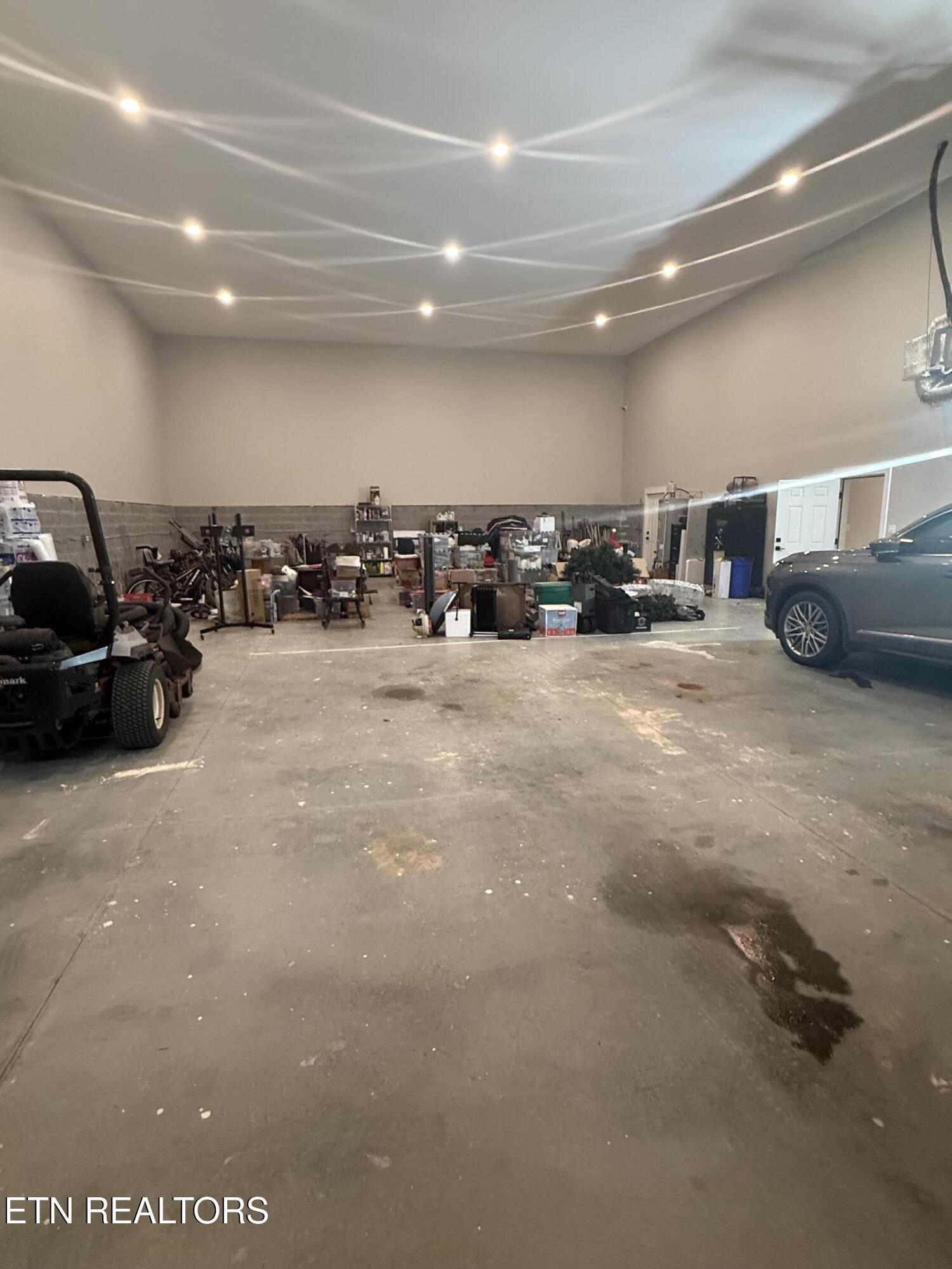 2922 Samples Road Louisville, TN 37777 - Photo 26 of 30 garage for 3-6 cars and storage