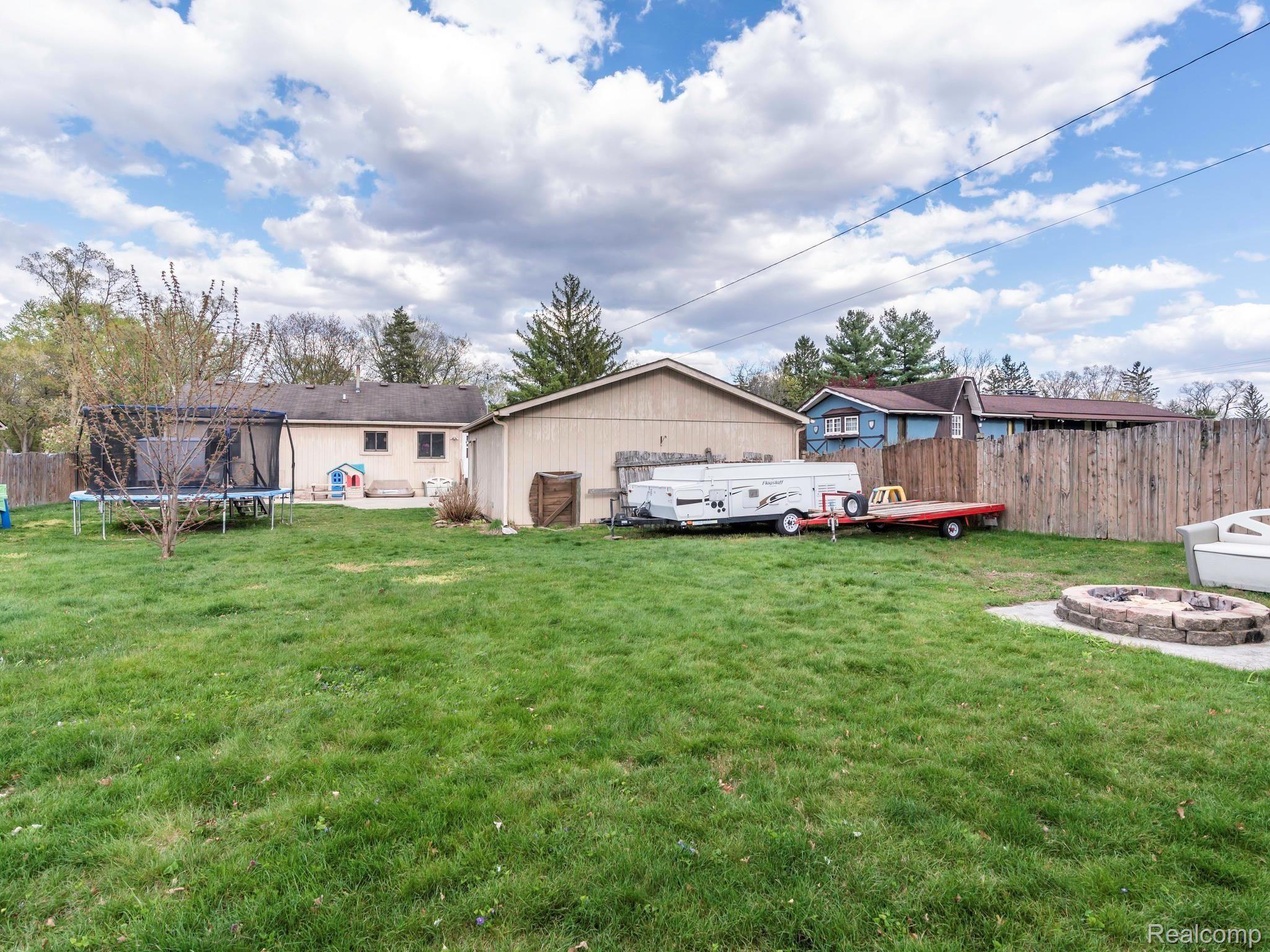18235 Inkster Road Livonia, MI 48152 - Photo 49 of 49 014_56.jpg
