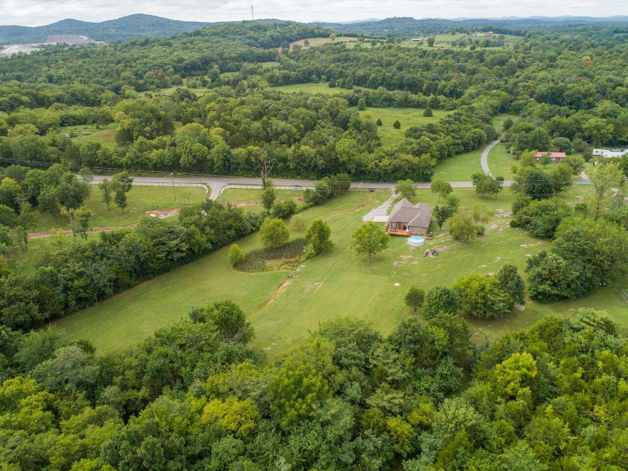 575 Holloway Road Lebanon, TN 37090 - Photo 3 of 30
