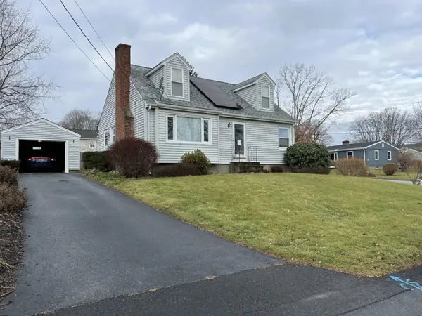 $3,500 | 55 Douglas Avenue, Portsmouth, RI 02871