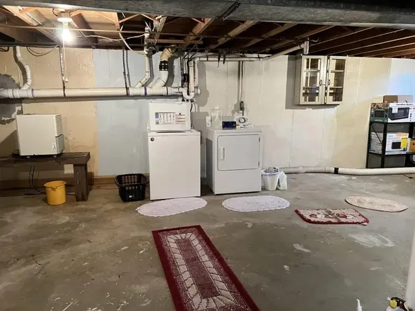 $3,500 | 55 Douglas Avenue, Portsmouth, RI 02871