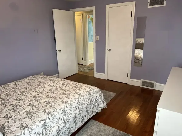 $3,500 | 55 Douglas Avenue, Portsmouth, RI 02871