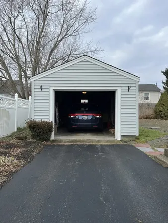 $3,500 | 55 Douglas Avenue, Portsmouth, RI 02871