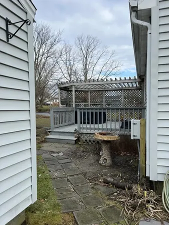 $3,500 | 55 Douglas Avenue, Portsmouth, RI 02871