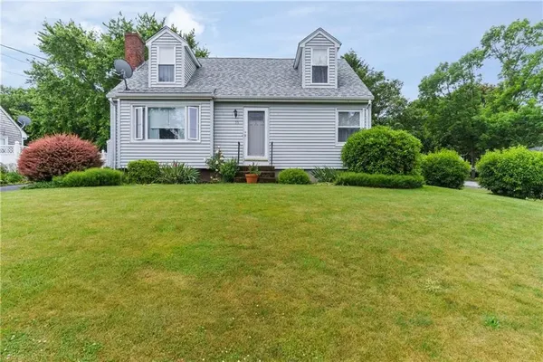 $3,500 | 55 Douglas Avenue, Portsmouth, RI 02871