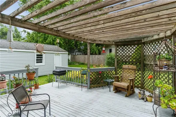 $3,500 | 55 Douglas Avenue, Portsmouth, RI 02871