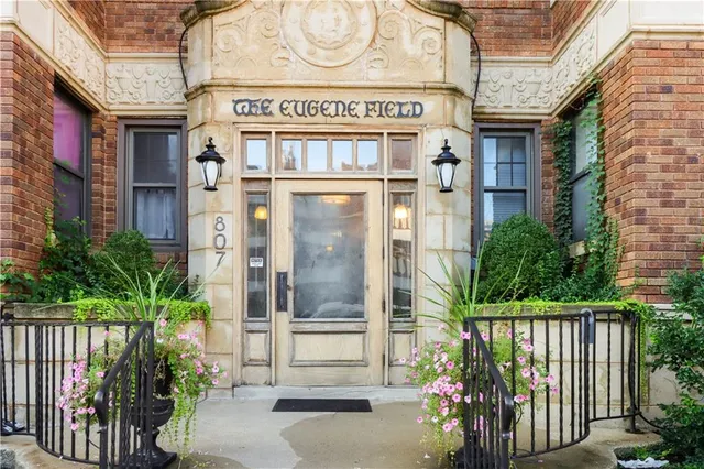 $300,000 | 807 West 48th Street, Unit 103, Kansas City, MO 64112