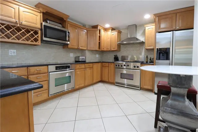 $300,000 | 807 West 48th Street, Unit 103, Kansas City, MO 64112