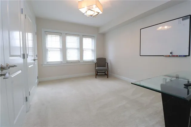 $300,000 | 807 West 48th Street, Unit 103, Kansas City, MO 64112