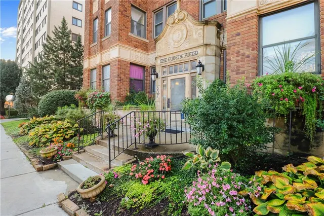 $300,000 | 807 West 48th Street, Unit 103, Kansas City, MO 64112