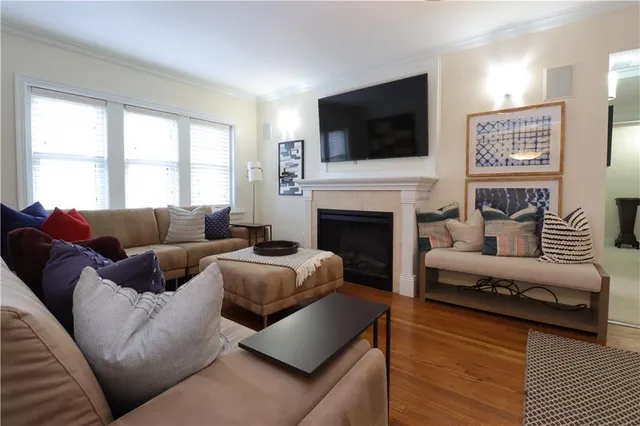 $300,000 | 807 West 48th Street, Unit 103, Kansas City, MO 64112