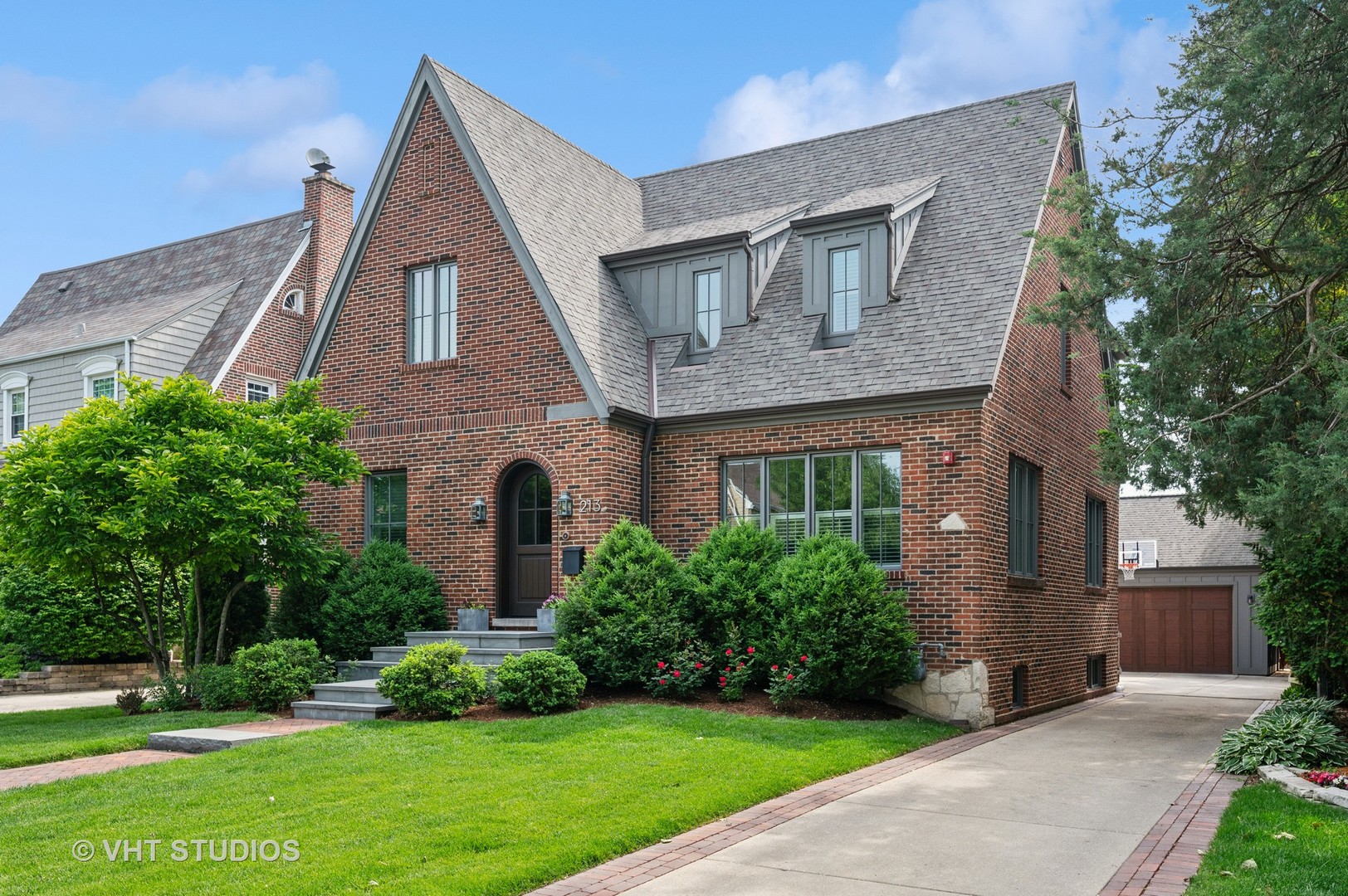 213 East Avenue Park Ridge, IL 60068 - Photo 1 of 33 Gallery Image 1