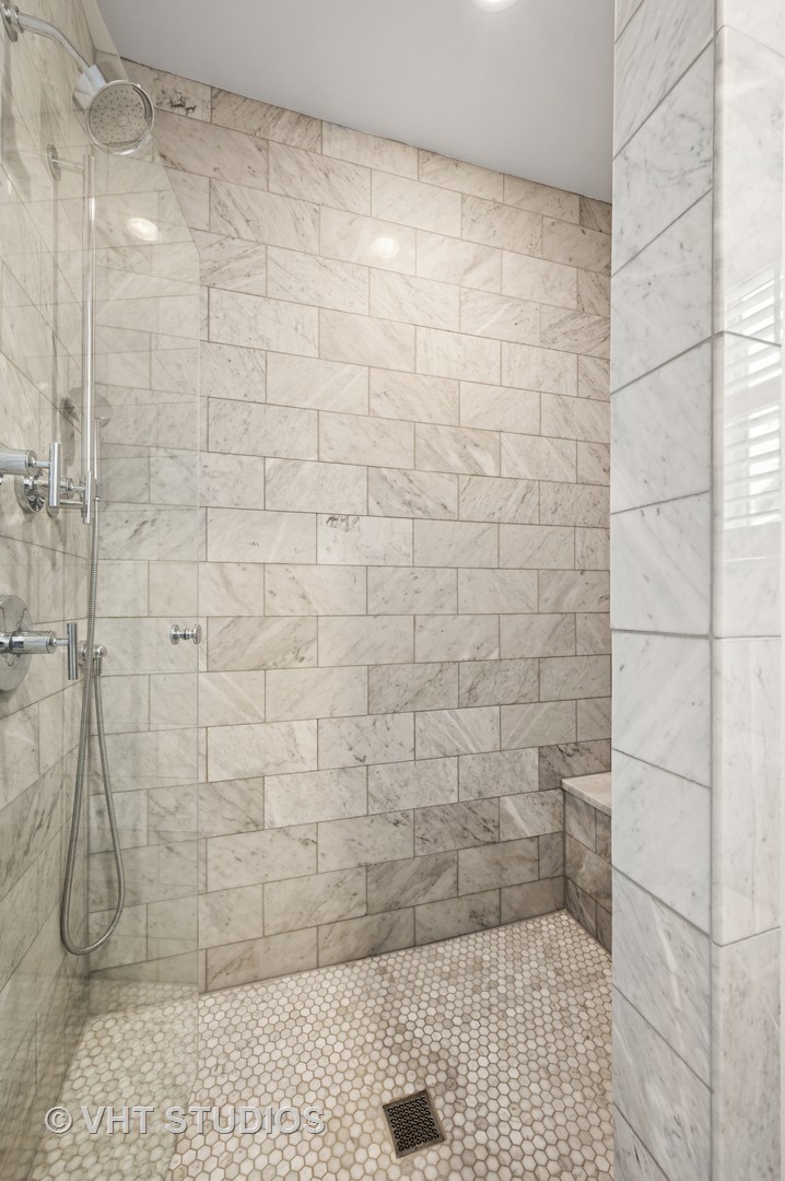 213 East Avenue Park Ridge, IL 60068 - Photo 18 of 33 Gallery Image 18