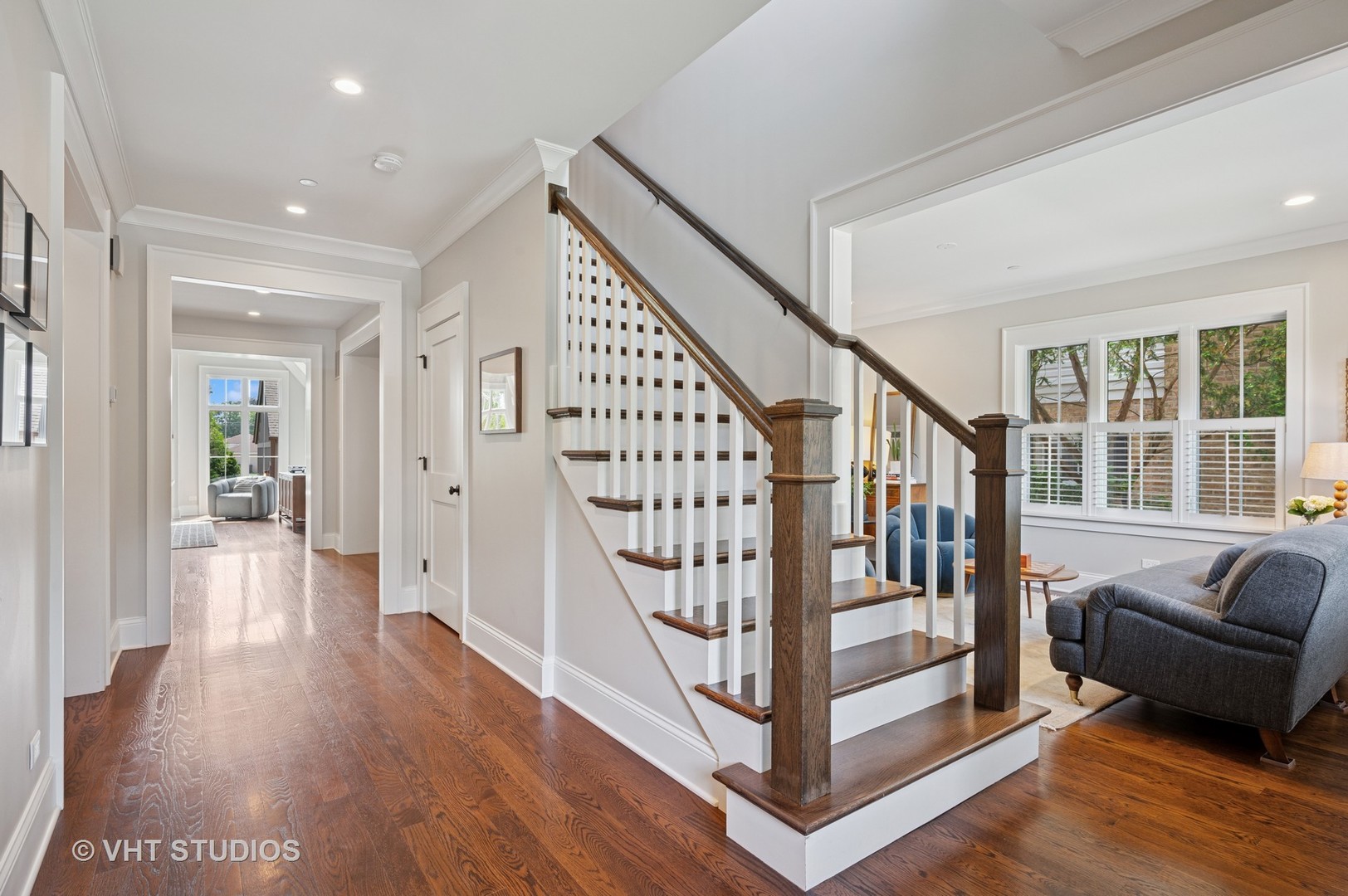 213 East Avenue Park Ridge, IL 60068 - Photo 3 of 33 Gallery Image 3