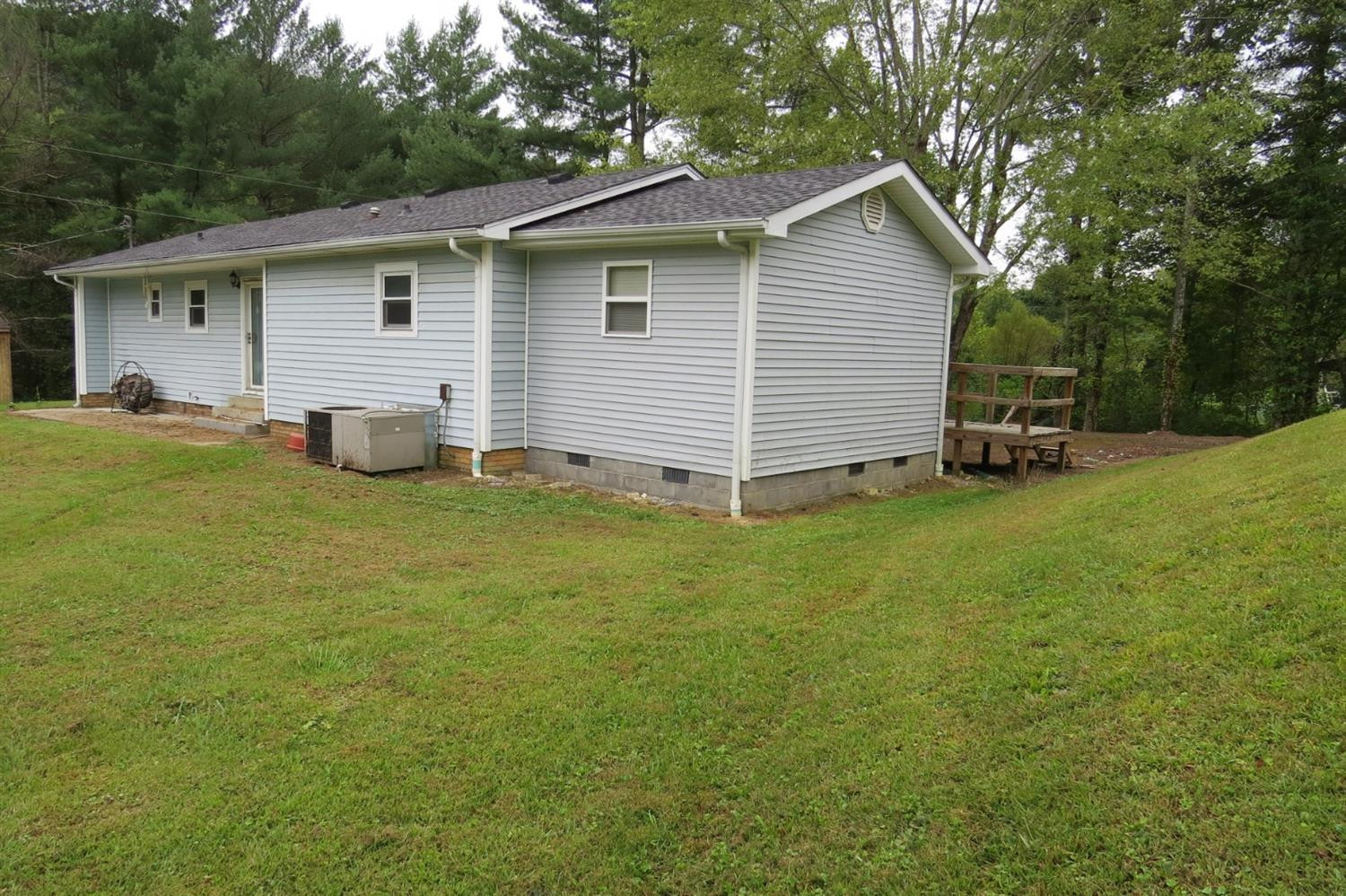 762 Valentine Branch Road Cannon, KY 40923 - Photo 4 of 25 Photo 4