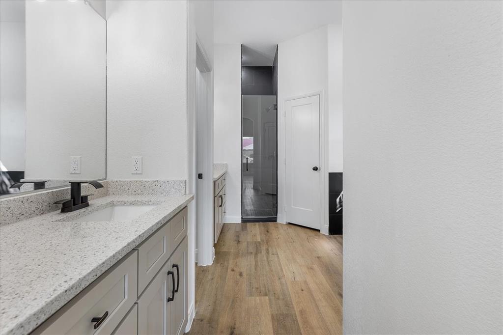 4715 Ramey Avenue Fort Worth, TX 76105 - Photo 17 of 32