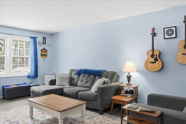 $299,900 | 84 Twin Oaks Terrace, South Burlington, VT 05403