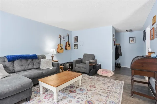 $299,900 | 84 Twin Oaks Terrace, South Burlington, VT 05403