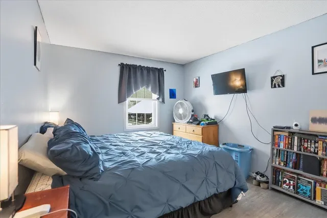 $299,900 | 84 Twin Oaks Terrace, South Burlington, VT 05403