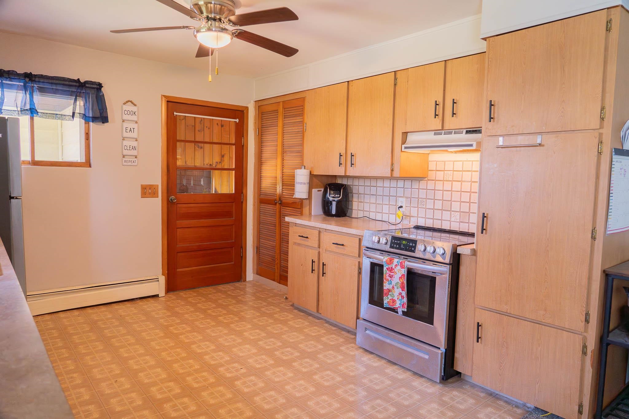1476 East Parish Road Kawkawlin, MI 48631 - Photo 9 of 35 Gallery Image 9