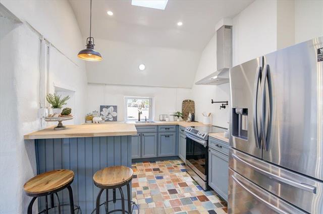 10095 Monterey Road Gilroy, CA 95020 - Photo 11 of 37 Gallery Image 11