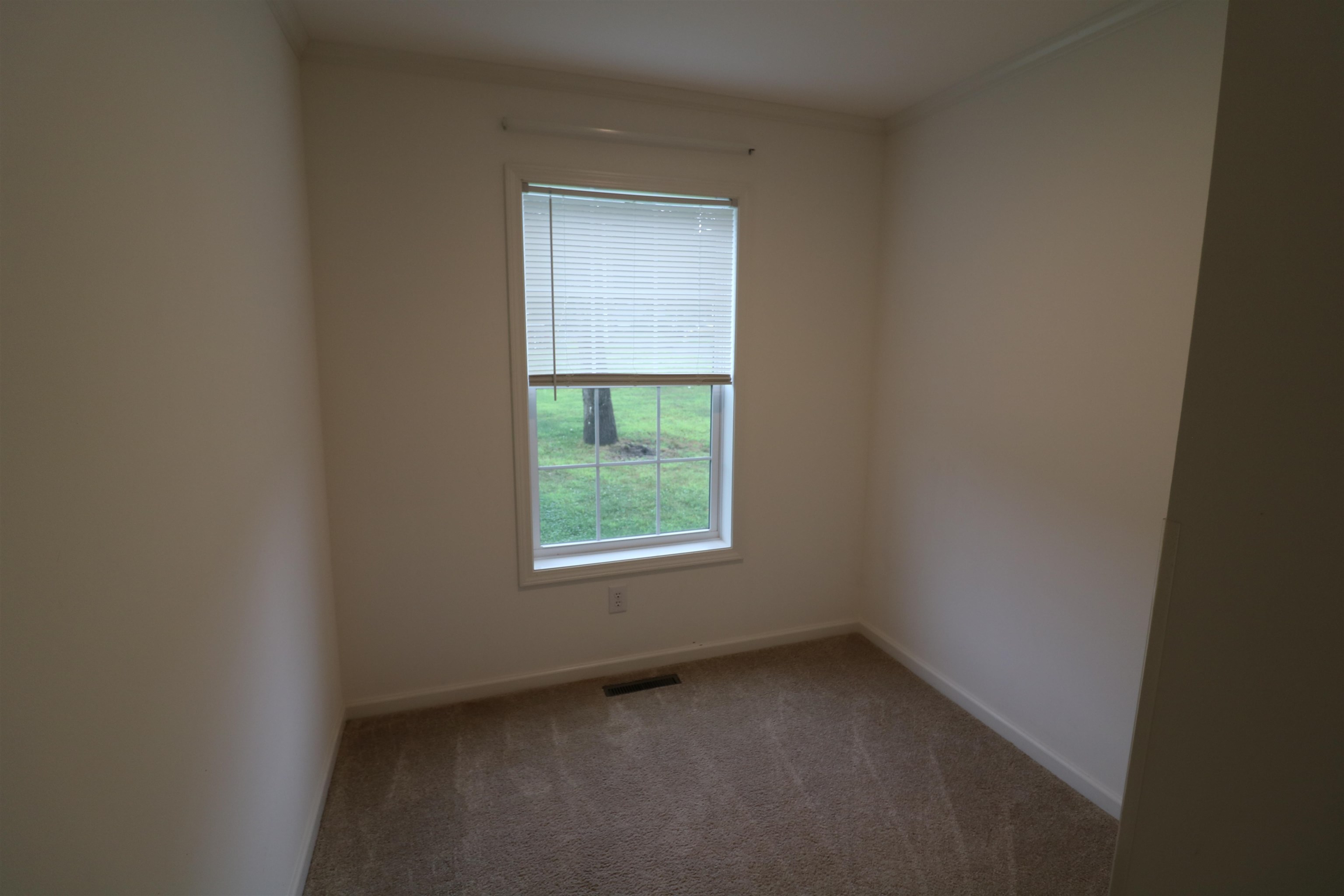 17 Colonial Drive Troy, NH 03465 - Photo 12 of 38