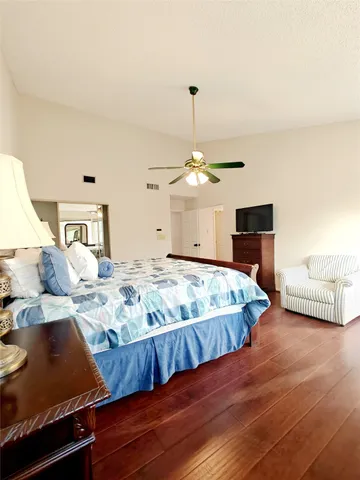 $3,000 | 3516 Bellaire Boulevard, West University Place, TX 77025