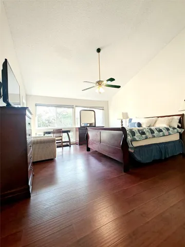 $3,000 | 3516 Bellaire Boulevard, West University Place, TX 77025