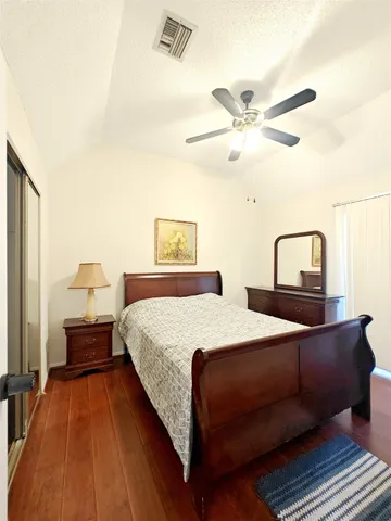 $3,000 | 3516 Bellaire Boulevard, West University Place, TX 77025