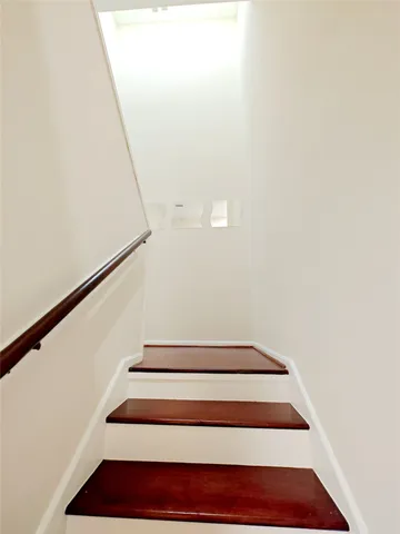 $3,000 | 3516 Bellaire Boulevard, West University Place, TX 77025