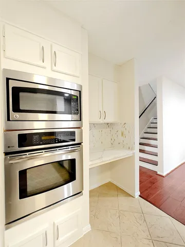 $3,000 | 3516 Bellaire Boulevard, West University Place, TX 77025