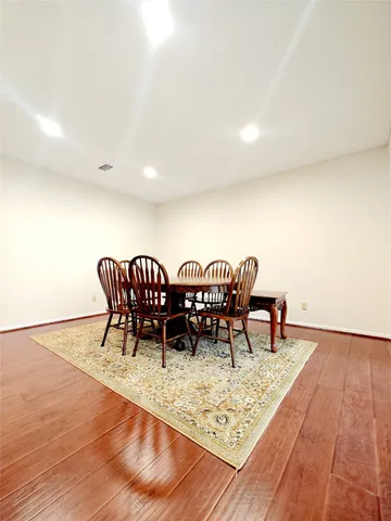$3,000 | 3516 Bellaire Boulevard, West University Place, TX 77025