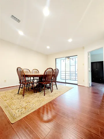 $3,000 | 3516 Bellaire Boulevard, West University Place, TX 77025