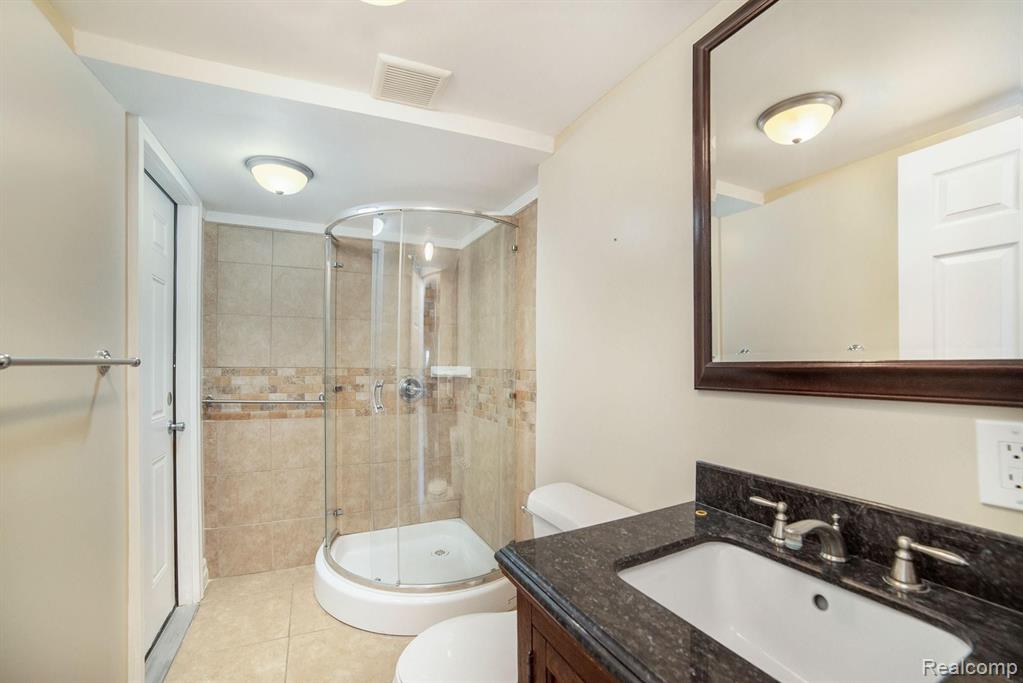 1005 Betts Road Leonard, MI 48367 - Photo 21 of 43