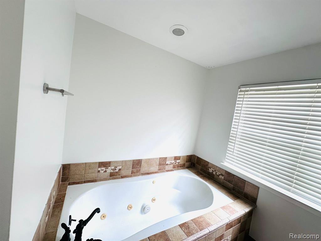 521 Cherry Grove Road Canton, MI 48188 - Photo 10 of 24