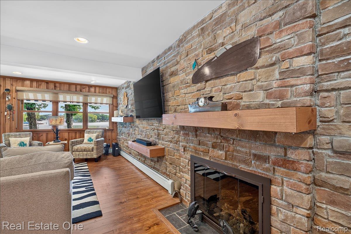 836 Pine Tree Road West Lake Orion, MI 48362 - Photo 23 of 96 19-2026.06.25_SuzanneF_PineTree109.jpg