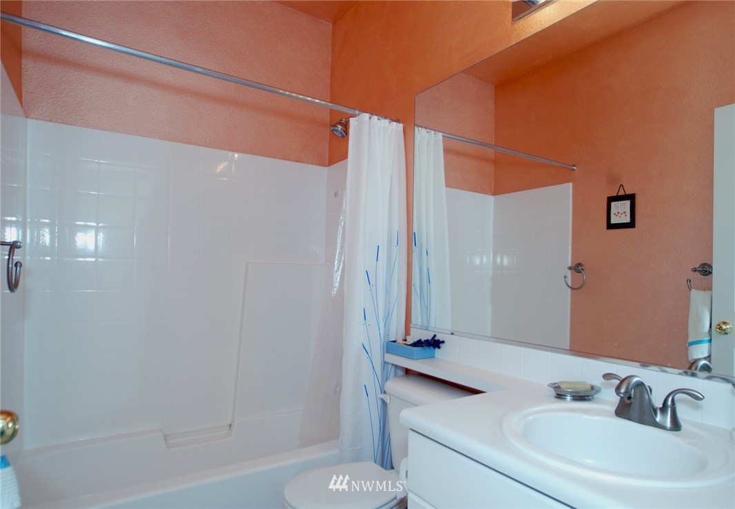 1800 Northeast 40th Street, Unit A7 Renton, WA 98056 - Photo 16 of 23