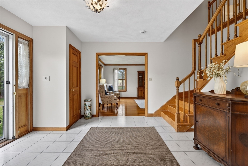 2 Stouffer Circle Andover, MA 01810 - Photo 4 of 41
