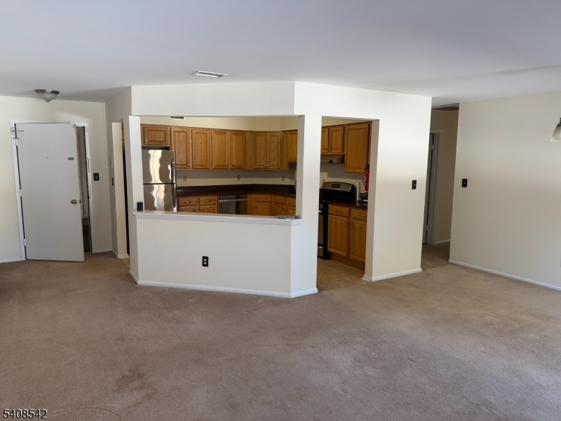 172 Drake Lane, Unit 1 Ledgewood, NJ 07852 - Photo 3 of 9