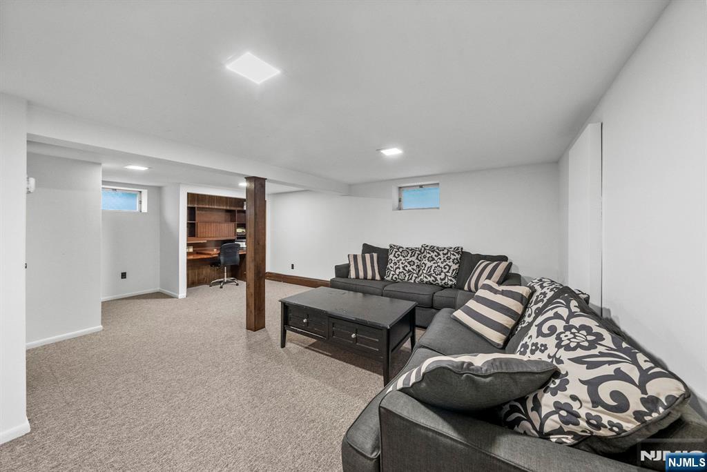 101 Maple Hill Road Clifton, NJ 07013 - Photo 21 of 39