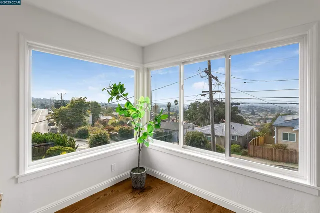 $999,000 | 5949 Arlington Boulevard, Richmond, CA 94805