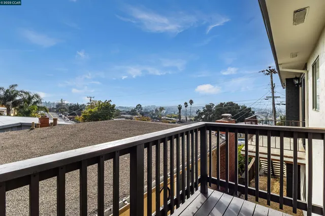 $999,000 | 5949 Arlington Boulevard, Richmond, CA 94805