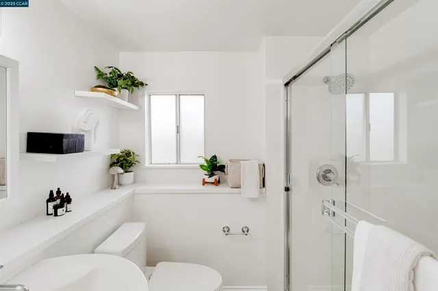 $999,000 | 5949 Arlington Boulevard, Richmond, CA 94805