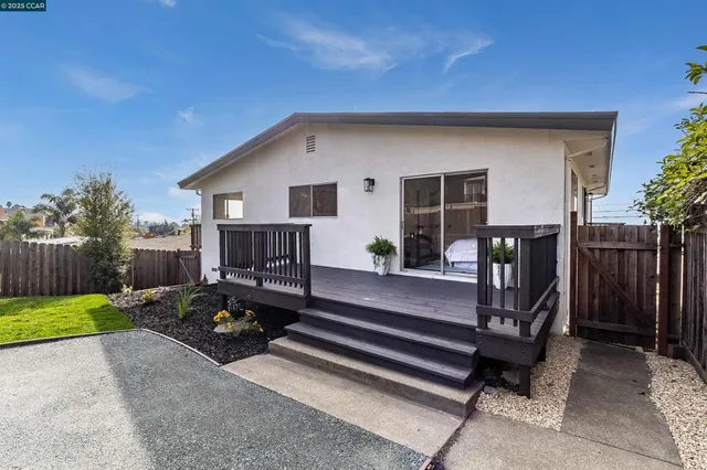 $999,000 | 5949 Arlington Boulevard, Richmond, CA 94805