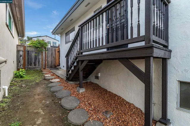 $999,000 | 5949 Arlington Boulevard, Richmond, CA 94805