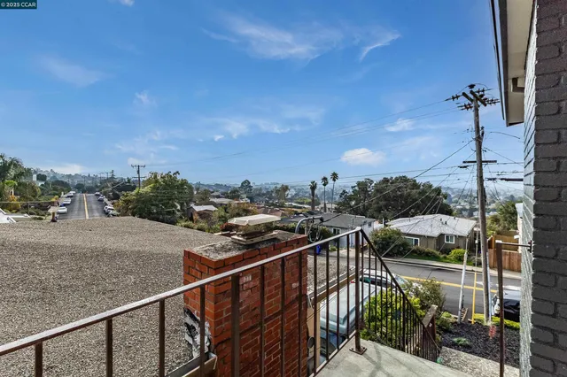 $999,000 | 5949 Arlington Boulevard, Richmond, CA 94805