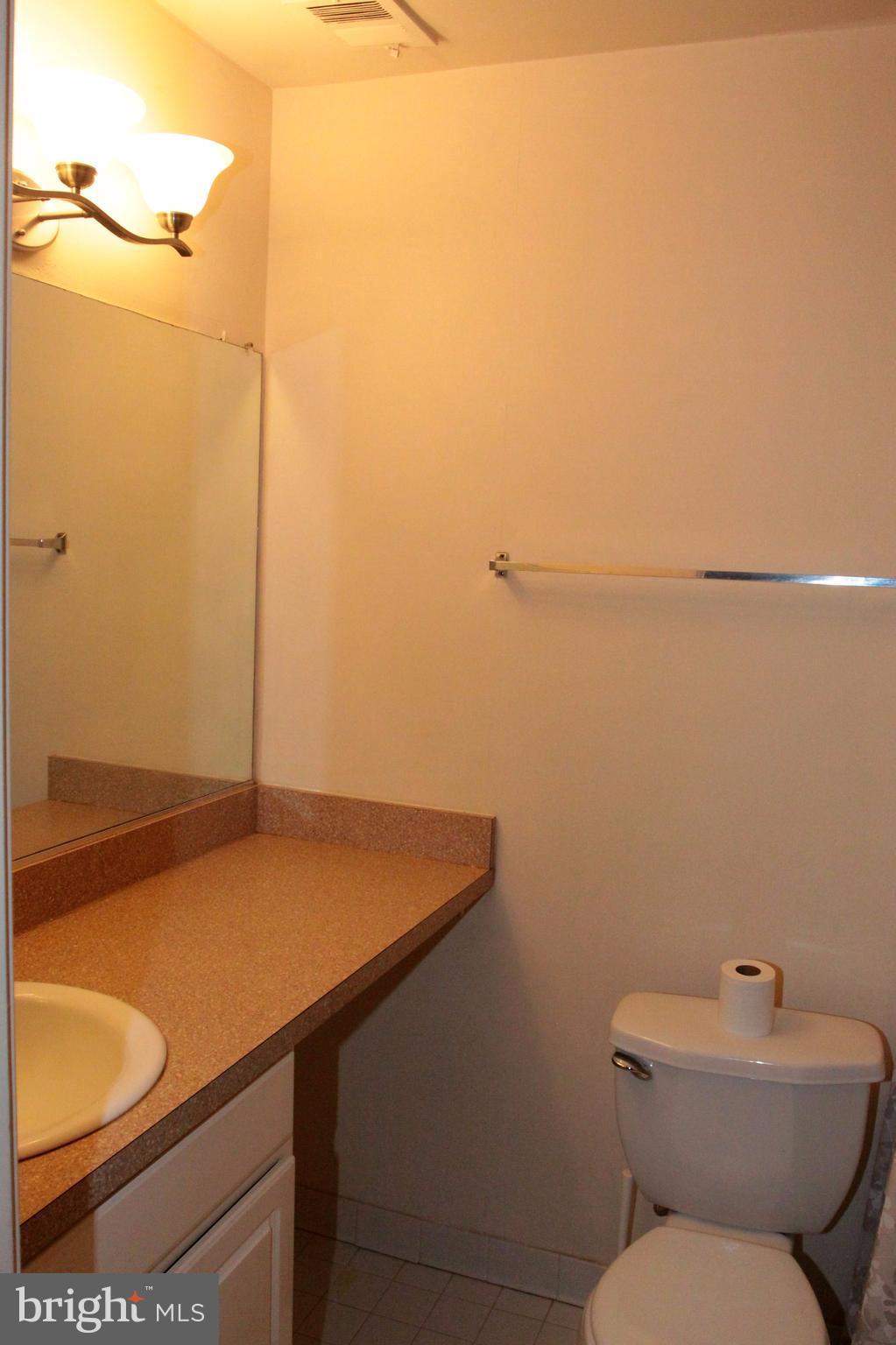 9627 White Acre Road, Unit C4 Columbia, MD 21045 - Photo 9 of 13 Bath